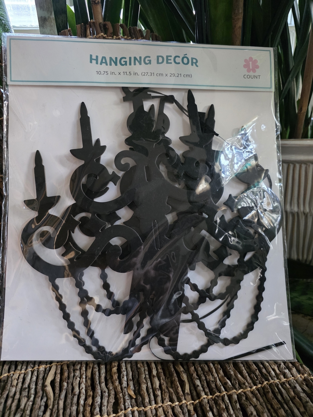 Hanging Décor Chandelier Cutout - Black